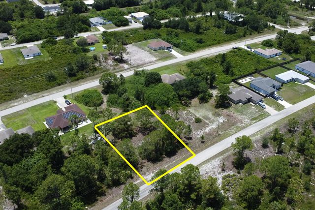 3 of 18 - 518 Cottonwood Avenue S, Lehigh Acres, FL