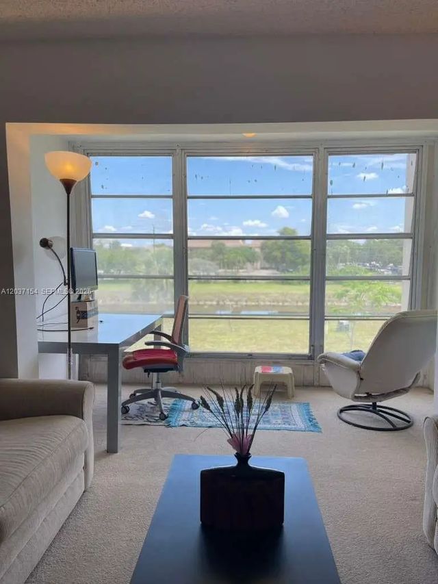 8081 N Sunrise Lakes Drive #306, Sunrise