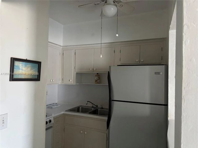 4 of 5 - 801 Atlantic Shores Boulevard #207, Hallandale Beach, FL