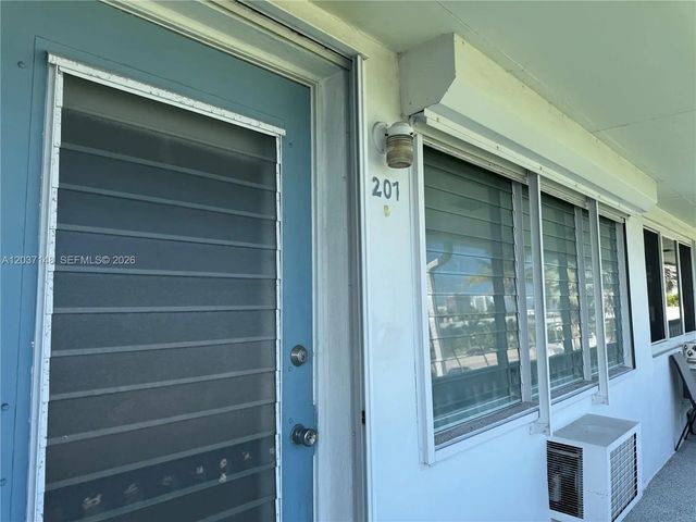 5 of 5 - 801 Atlantic Shores Boulevard #207, Hallandale Beach, FL