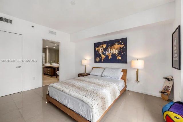 3 of 9 - 475 Brickell Avenue #3214, Miami, FL