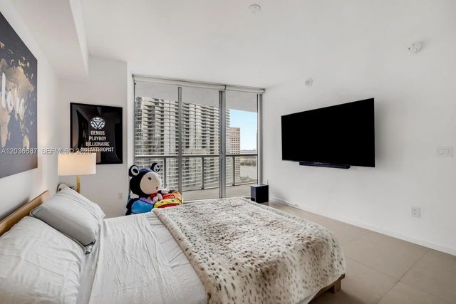 4 of 9 - 475 Brickell Avenue #3214, Miami, FL