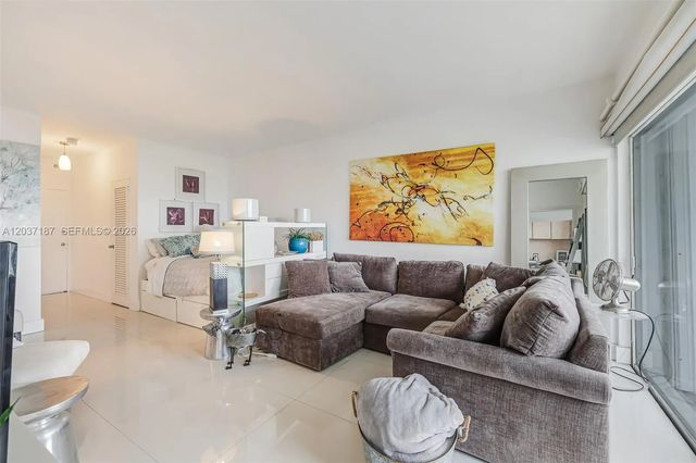 4 of 35 - 3 Island Avenue #14a, Miami Beach, FL