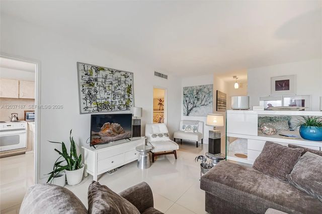 5 of 35 - 3 Island Avenue #14a, Miami Beach, FL