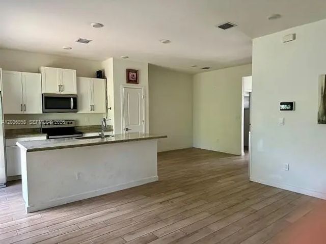4 of 19 - 754 Se 19th Street, Homestead, FL