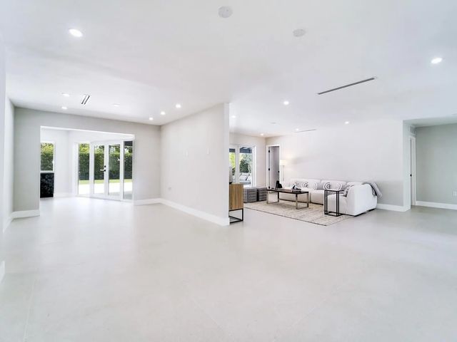 4 of 43 - 12305 Sw 73rd Avenue, Pinecrest, FL