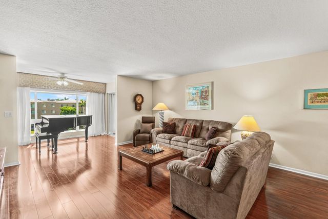 4 of 48 - 12560 Majesty Circle #401, Boynton Beach, FL