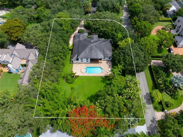 6020 W Suburban Drive, Pinecrest