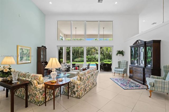 5 of 29 - 6020 W Suburban Drive, Pinecrest, FL