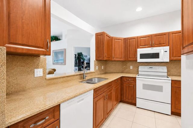 4 of 60 - 10773 Royal Caribbean Circle, Boynton Beach, FL