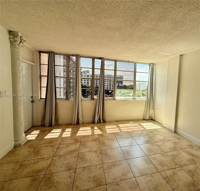 2 of 8 - 2025 Ne 164th Street #507, North Miami Beach, FL