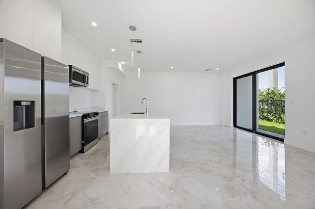 3 of 24 - 1542 Nw 1st Avenue, Pompano Beach, FL