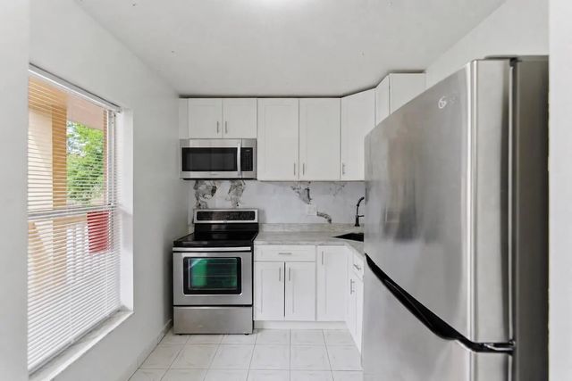 6020 Nw 64th Avenue #208, Tamarac