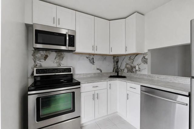 3 of 37 - 6020 Nw 64th Avenue #208, Tamarac, FL