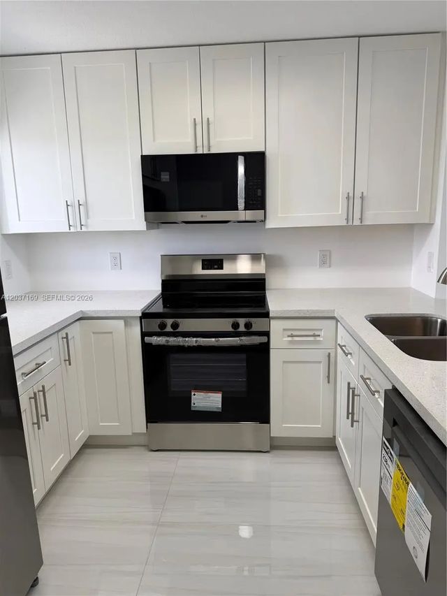 5 of 32 - 8710 N Sherman Circle #506, Miramar, FL