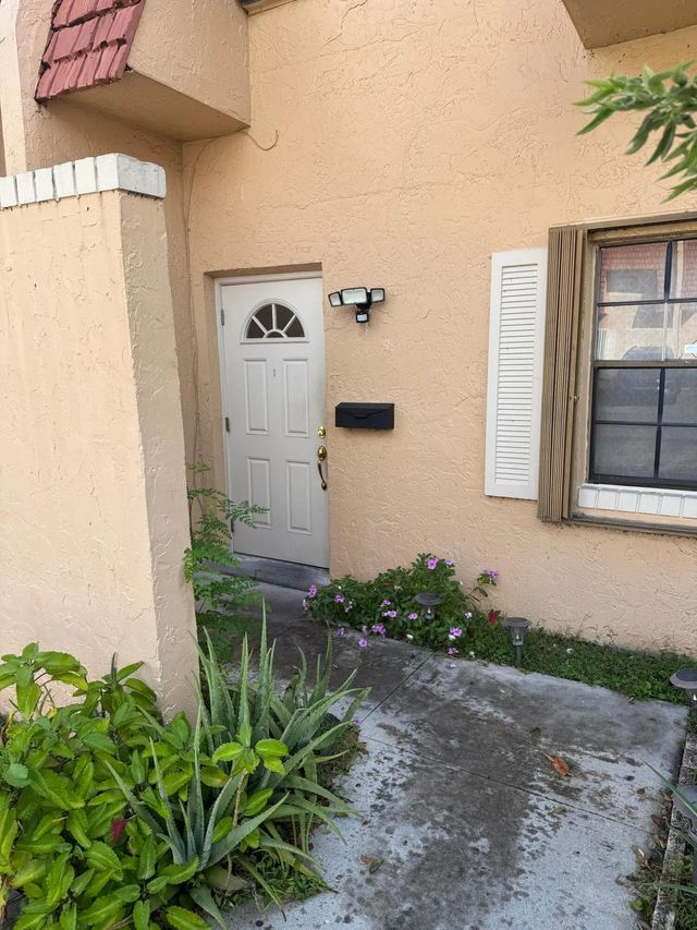 2 of 33 - 76 Ann Lee Lane, Tamarac, FL