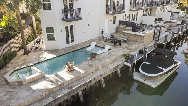 208 Se 10th Terrace, Fort Lauderdale