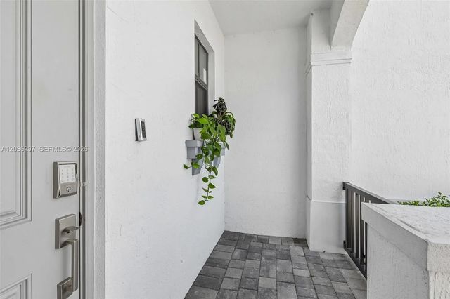 3 of 37 - 592 Nw 203rd Terrace, Miami Gardens, FL