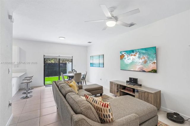 5 of 37 - 592 Nw 203rd Terrace, Miami Gardens, FL