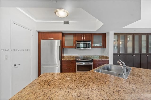 5 of 53 - 20000 E Country Club Drive #306, Aventura, FL