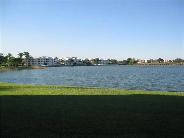 2647 Nw 33rd Street #2305, Oakland Park