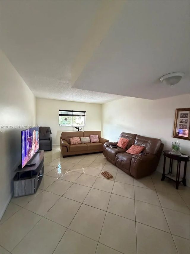 5 of 25 - 14902 Sw 82nd Lane #13-205, Miami, FL