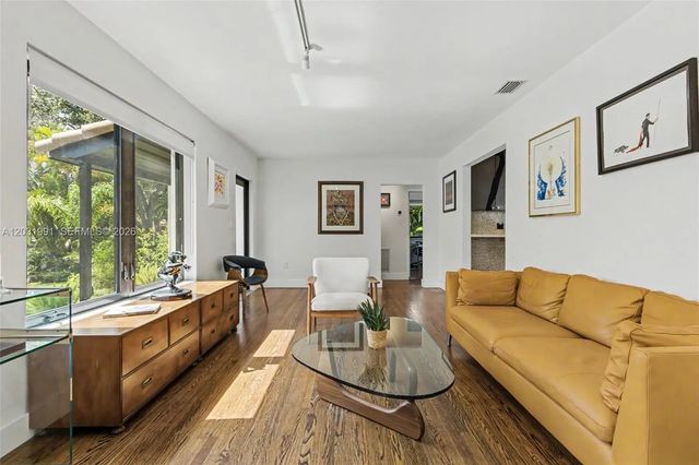 5 of 37 - 10550 Ne 3rd Court, Miami Shores, FL