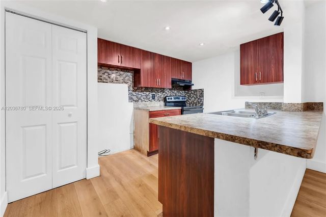 3 of 20 - 5653 Blueberry Court ## 2, Lauderhill, FL