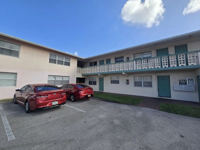 270 Ne 40th Street Ne #26, Oakland Park