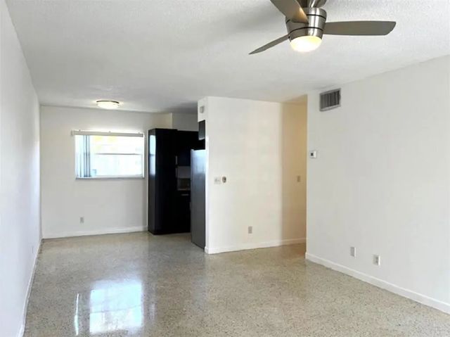 2 of 14 - 270 Ne 40th Street Ne #26, Oakland Park, FL