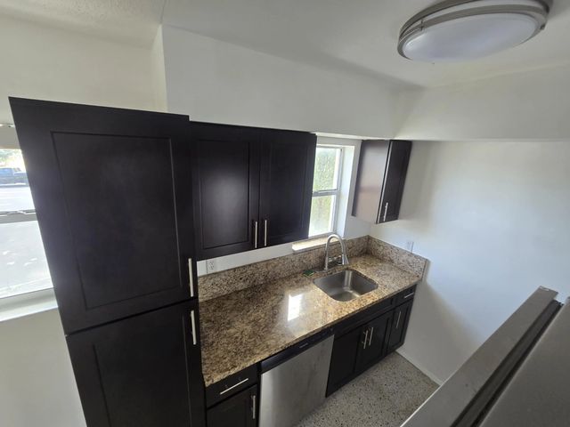3 of 14 - 270 Ne 40th Street Ne #26, Oakland Park, FL