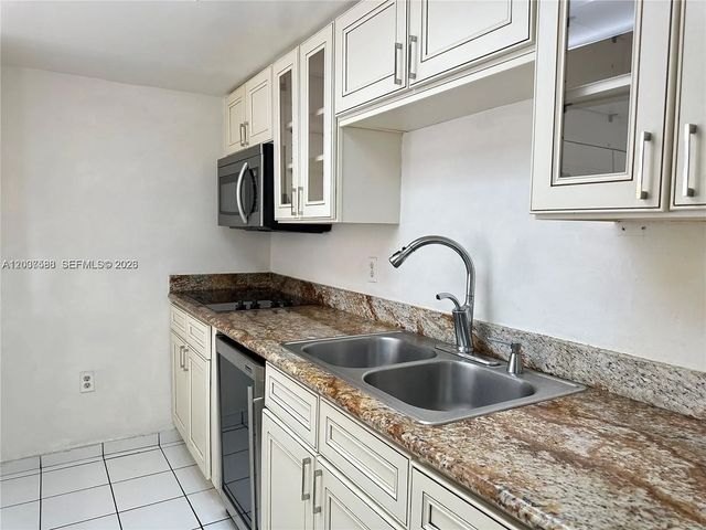 2 of 14 - 802 Nw 87th Avenue #315, Miami, FL