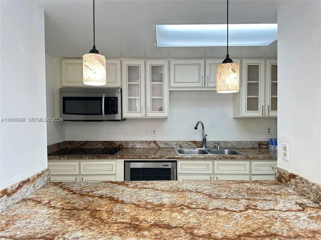 3 of 14 - 802 Nw 87th Avenue #315, Miami, FL