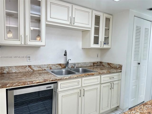 4 of 14 - 802 Nw 87th Avenue #315, Miami, FL