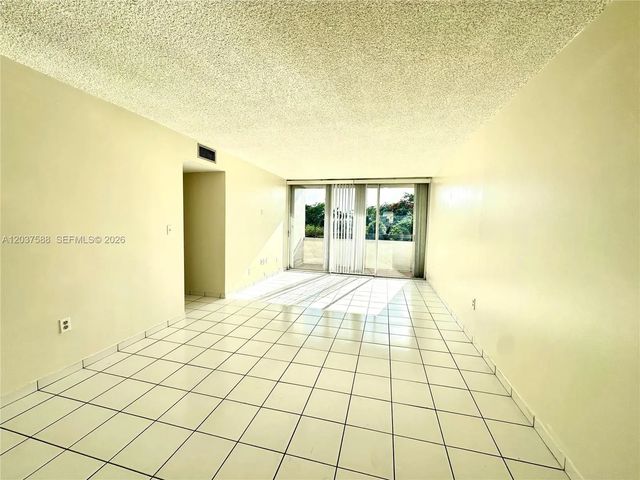 5 of 14 - 802 Nw 87th Avenue #315, Miami, FL