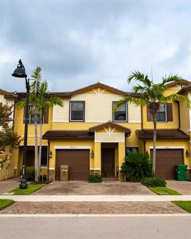 4715 Caspian Way, Davie
