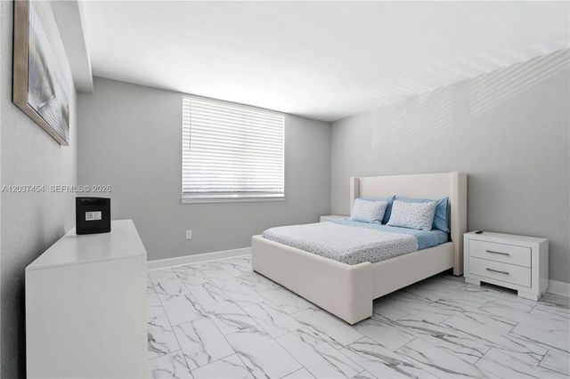 5 of 17 - 401 69th Street #313, Miami Beach, FL