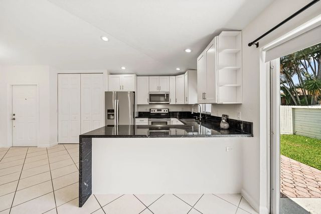 4 of 39 - 6196 Azalea Circle, West Palm Beach, FL