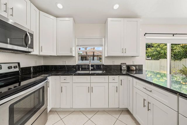 5 of 39 - 6196 Azalea Circle, West Palm Beach, FL