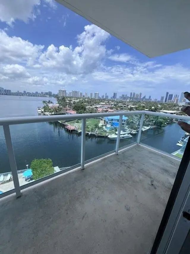 2841 Ne 163rd Street #901, North Miami Beach