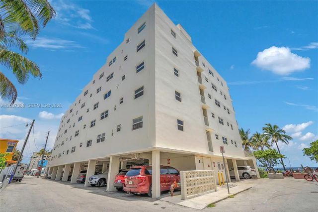 901 S Surf Road #506, Hollywood
