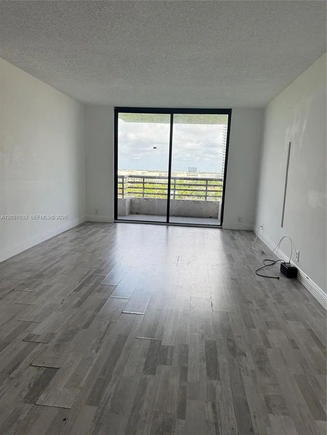 5 of 12 - 3300 Ne 191st Street #1001, Aventura, FL