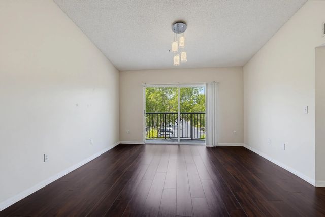4 of 45 - 400 N Crestwood Ct Court N #417, Royal Palm Beach, FL