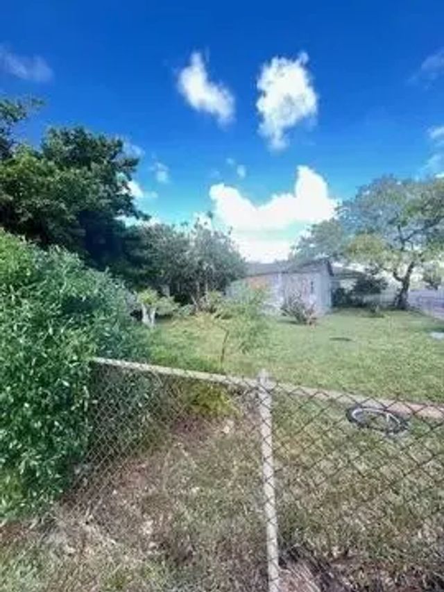 3 of 4 - 6312 Nw 17th Avenue, Miami, FL