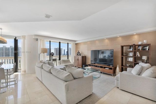 3 of 63 - 1000 W Island Boulevard #2307, Aventura, FL