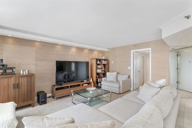 4 of 63 - 1000 W Island Boulevard #2307, Aventura, FL