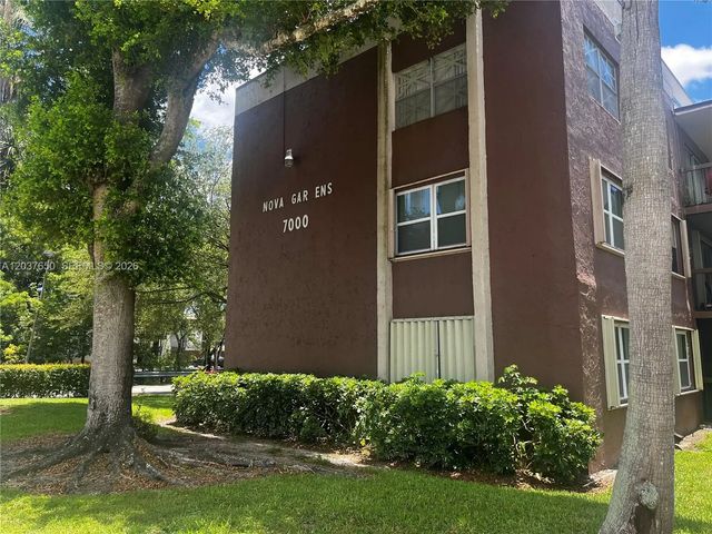 7000 Nova Drive #103e, Davie
