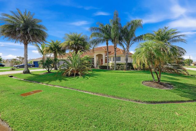 1602 Sw Cefalu Circle, Port St. Lucie