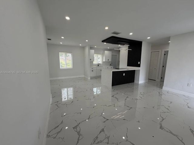 2800 Nw 164th Street, Miami Gardens