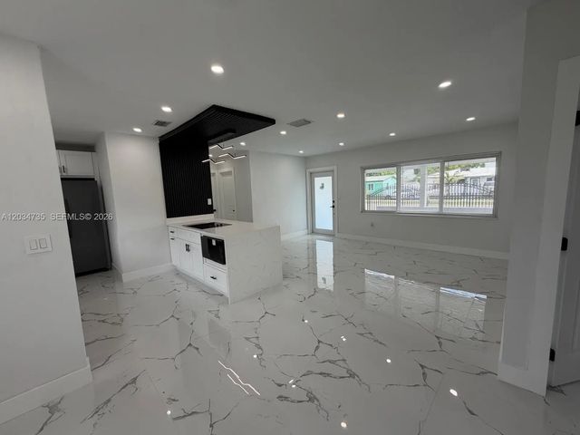 3 of 32 - 2800 Nw 164th Street, Miami Gardens, FL